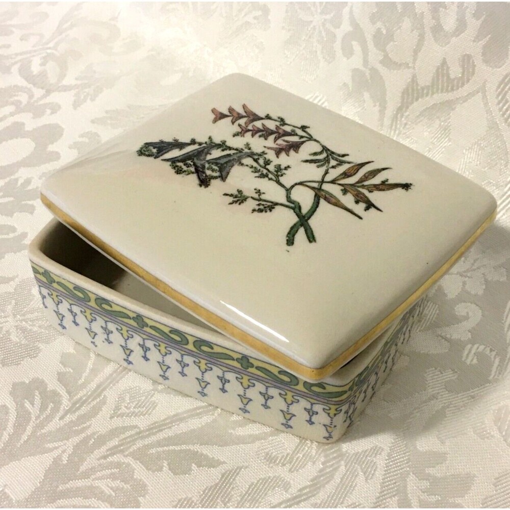 Trinket Box White Ceramic Floral Dresser display jewelry Organizer Shelf Decor